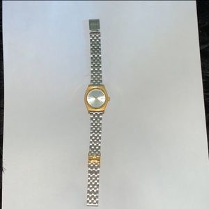 Nixon Watch